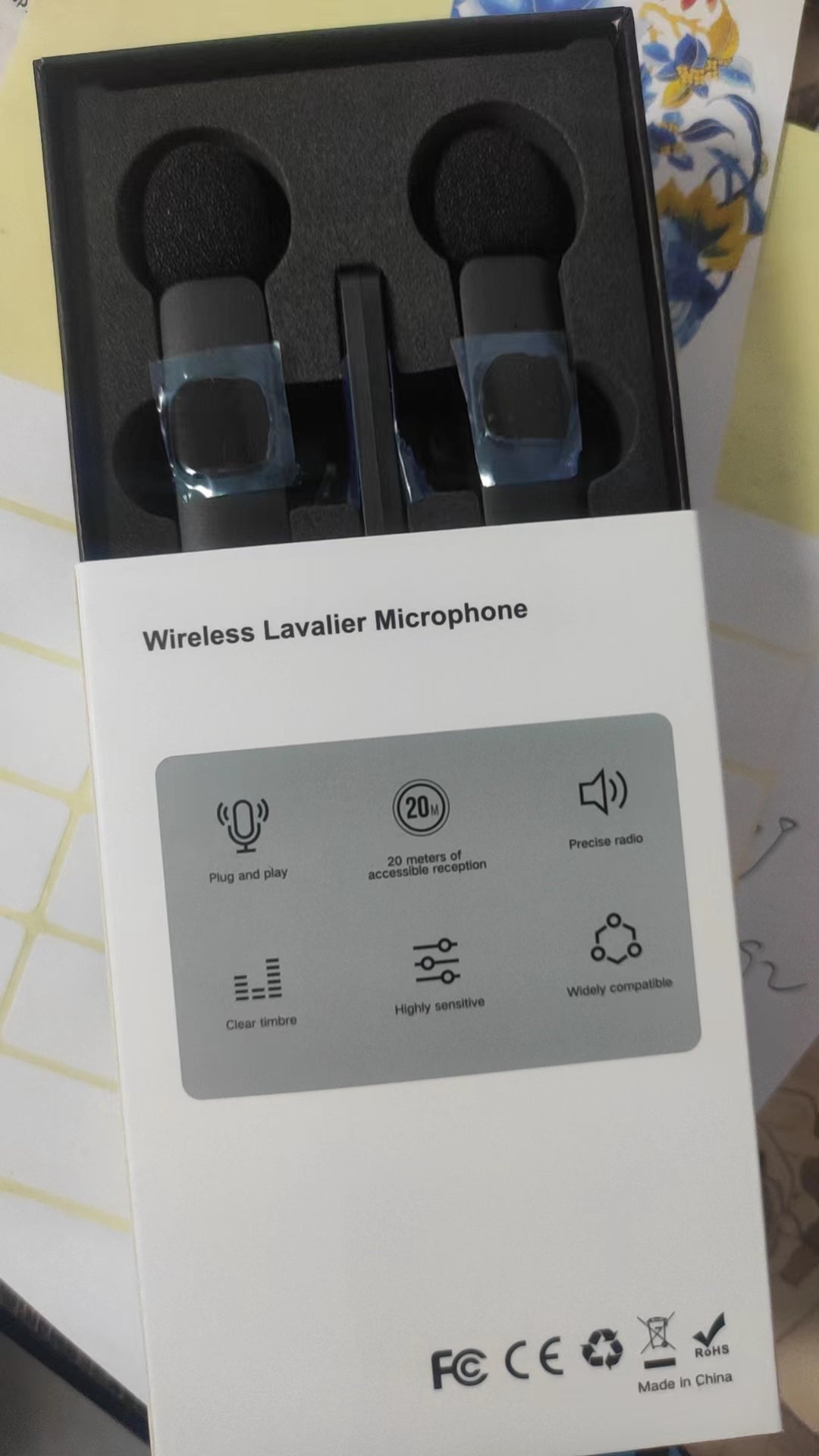 Professional Wireless Lavalier Lapel Microphone for Iphone, Ipad - Cordless Omnidirectional Condenser Recording Mic for Interview Video Podcast Vlog Youtube